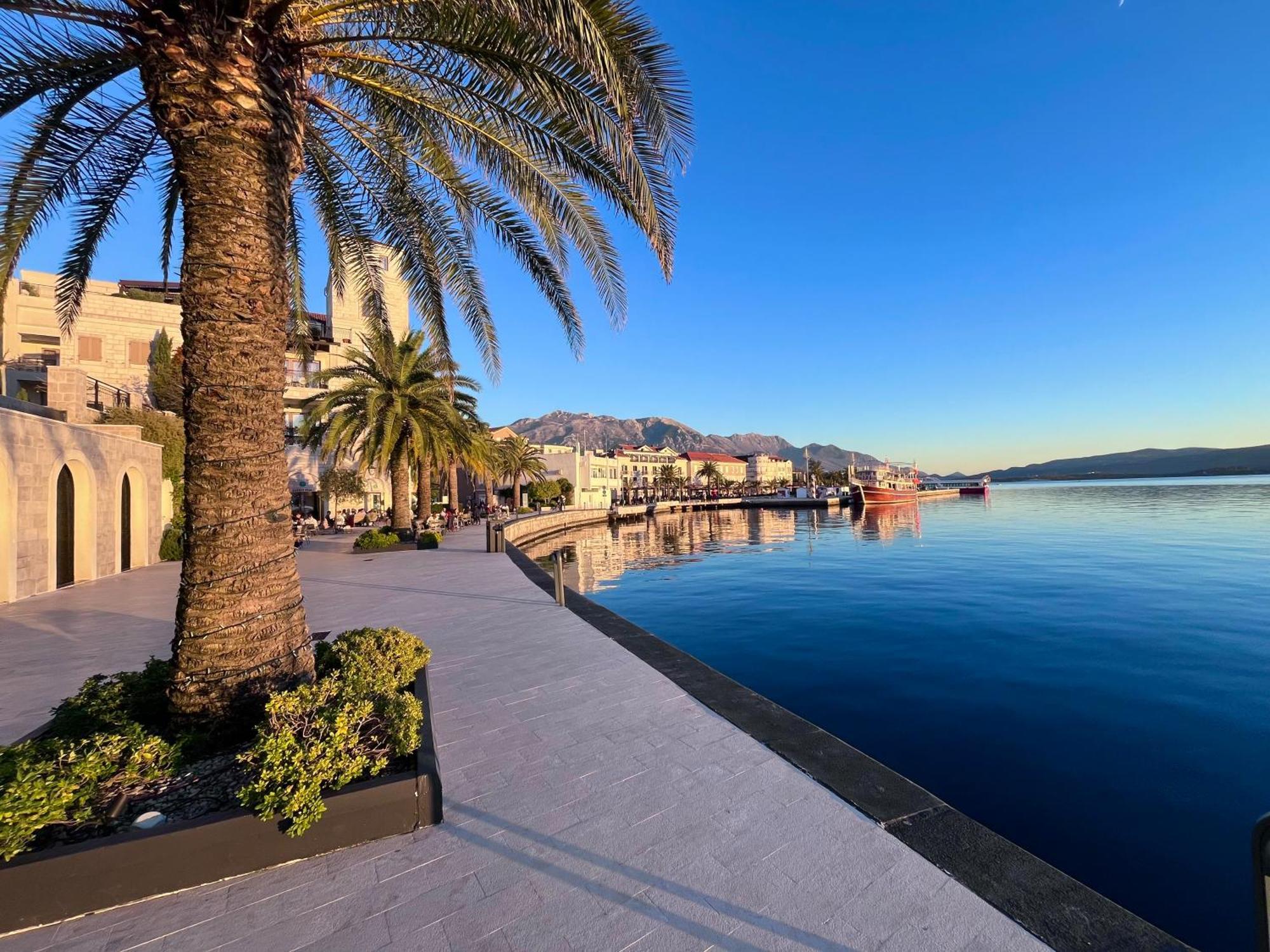 Tivat Apartments Bagian luar foto