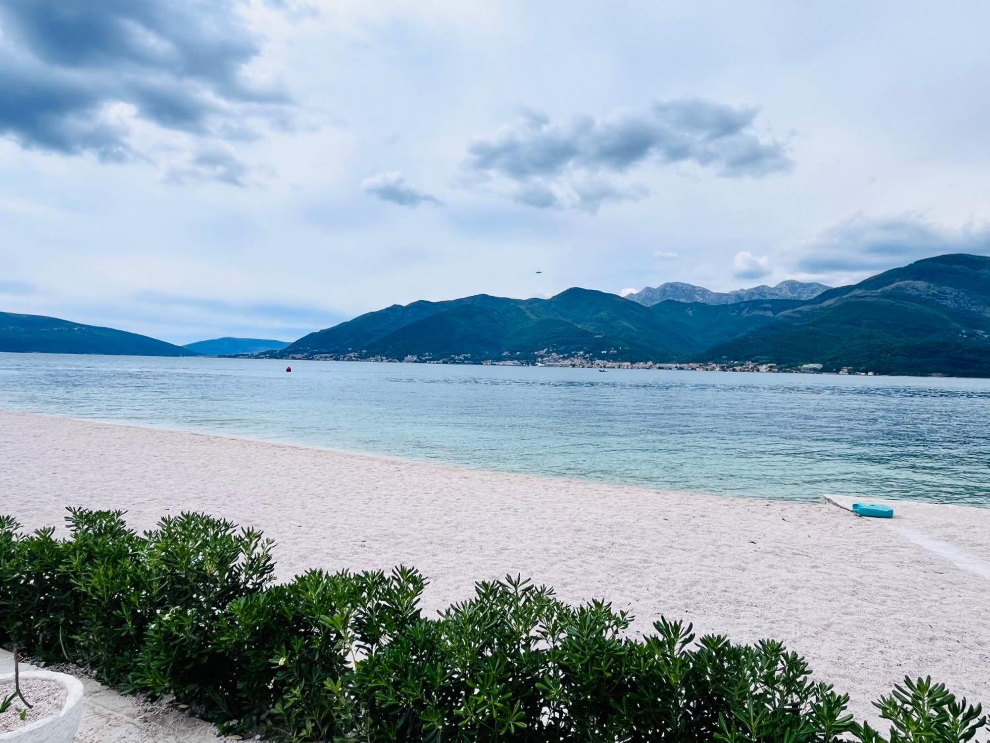 Tivat Apartments Bagian luar foto