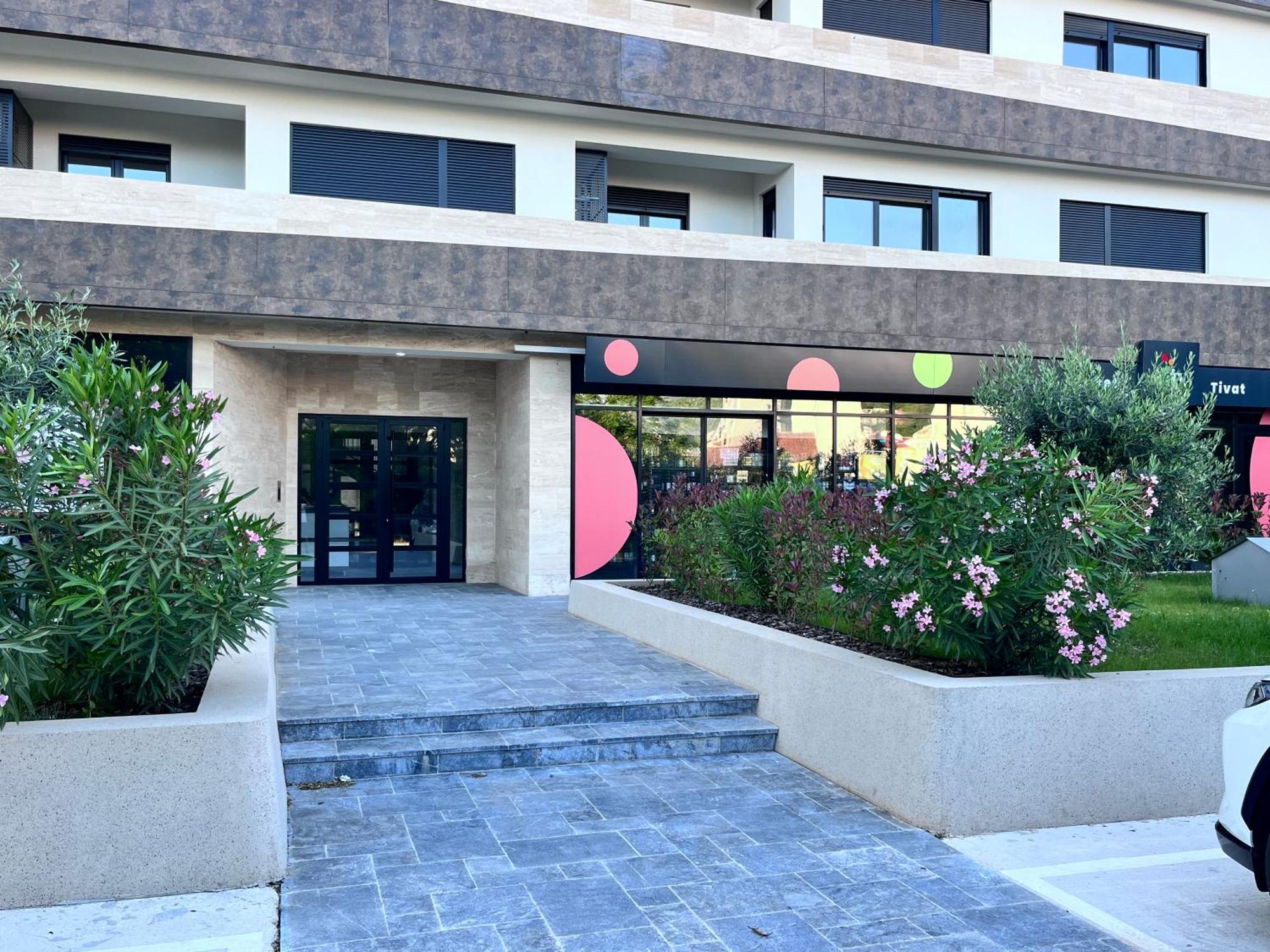 Tivat Apartments Bagian luar foto
